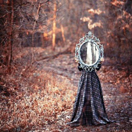 آینه ای در برابر آینه ات می گذارم
